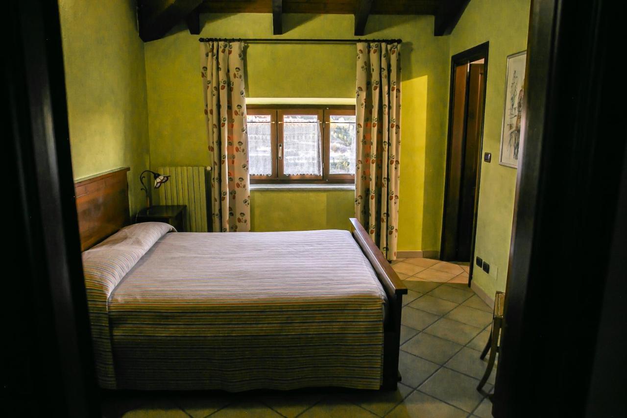 Cadgal - Tenuta Valdivilla Santo Stefano Belbo Bagian luar foto