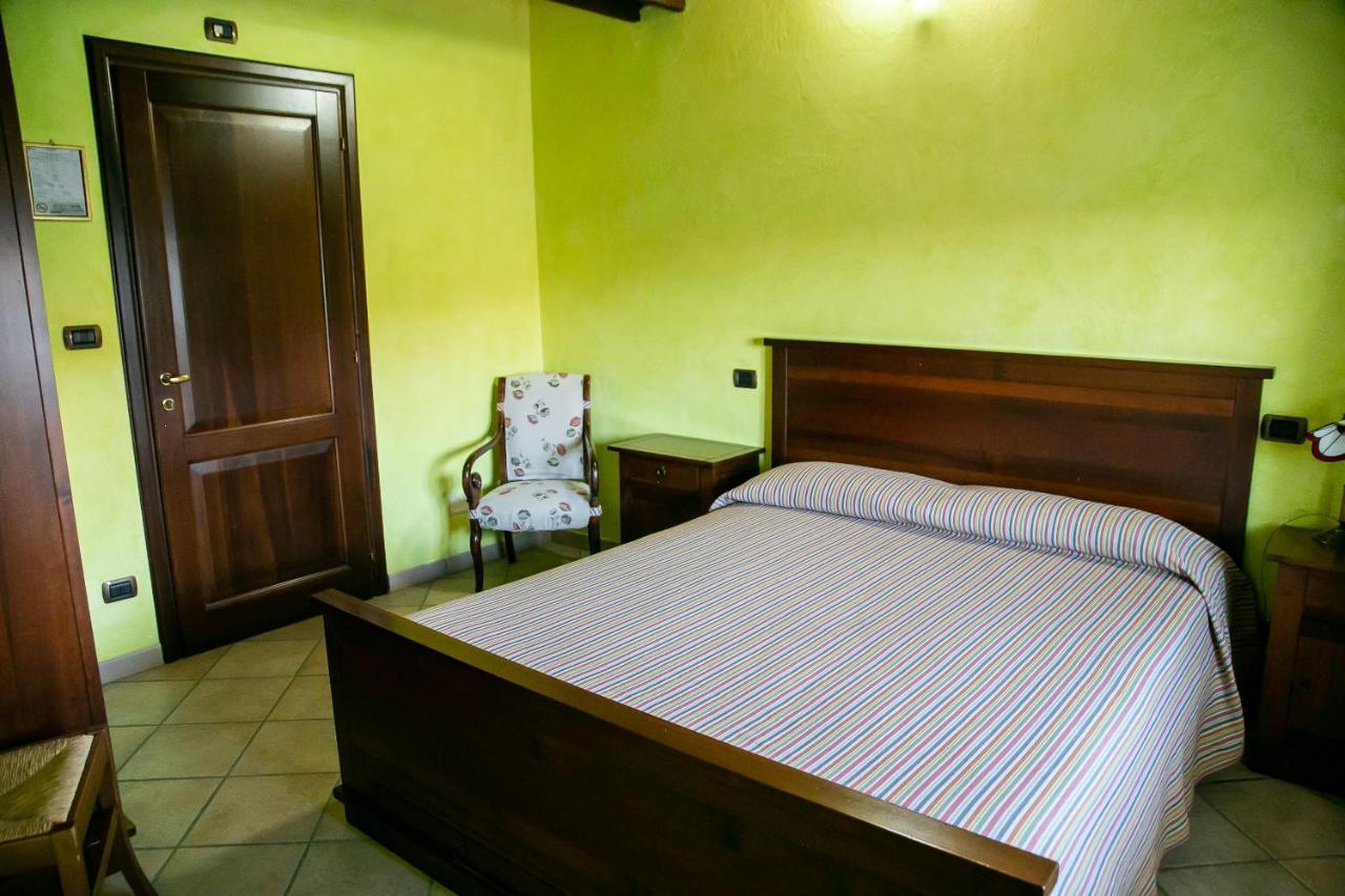 Cadgal - Tenuta Valdivilla Santo Stefano Belbo Bagian luar foto