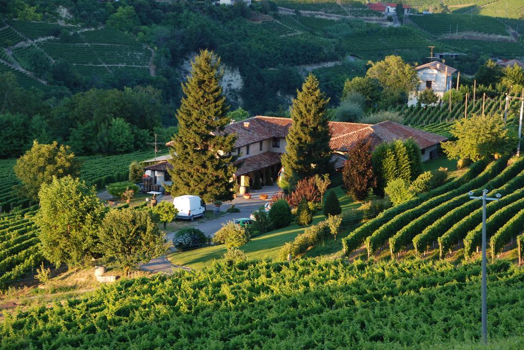 Cadgal - Tenuta Valdivilla Santo Stefano Belbo Bagian luar foto