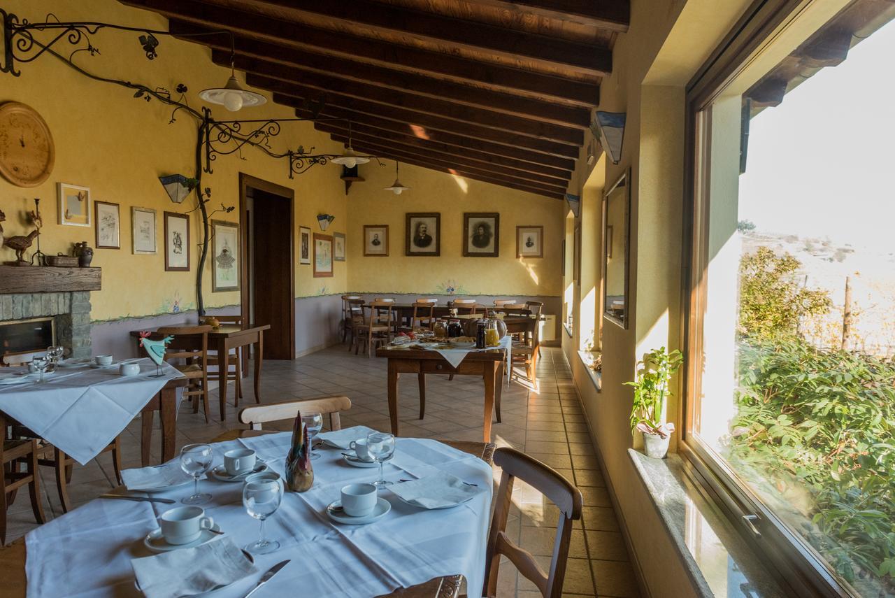 Cadgal - Tenuta Valdivilla Santo Stefano Belbo Bagian luar foto